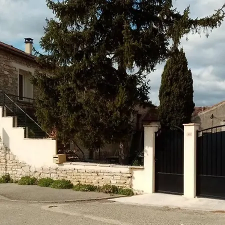 De L'aven Apartment