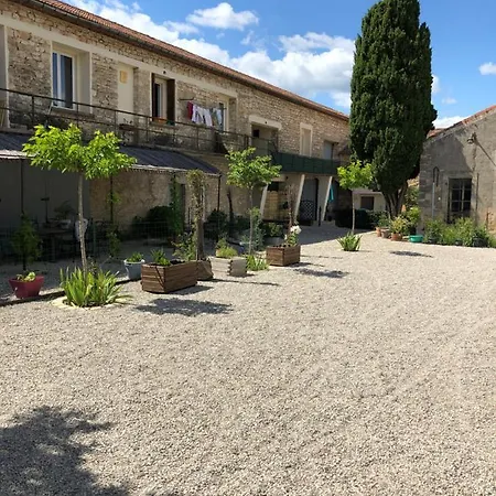 De L'aven Apartment