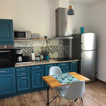 De L'aven Apartment